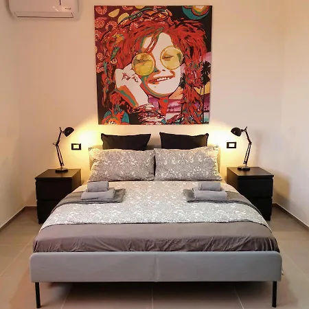 Casa California Bed & Breakfast 4*